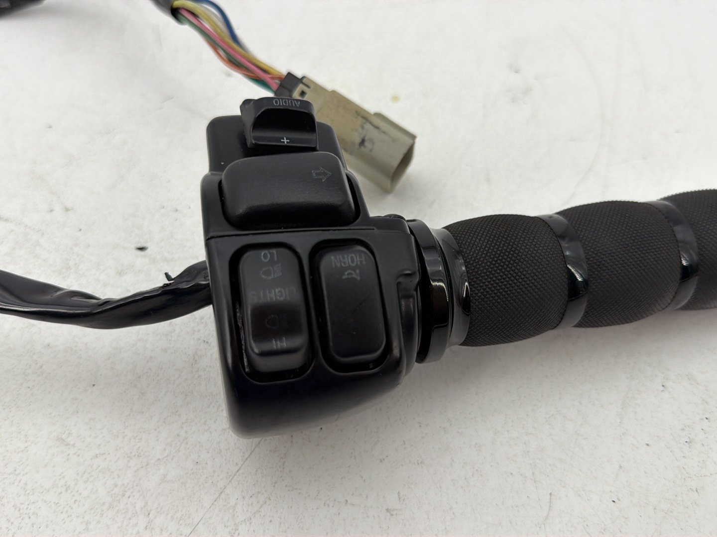 2007 - 2012 Harley-Davidson Touring Street Glide Left Turn Signal Headlight Switches Controls w/ Hand Grip