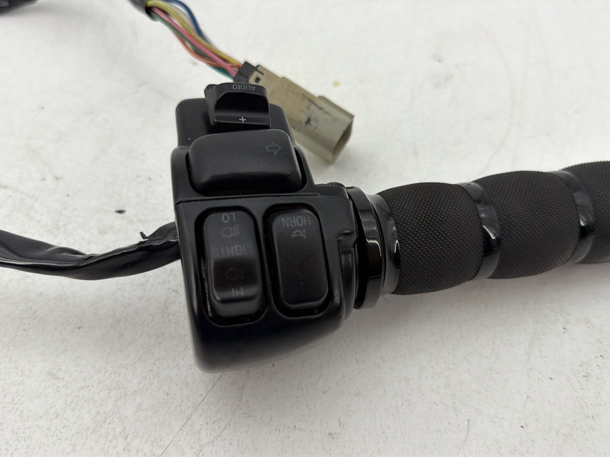 07 Harley Touring Street Glide OEM Left Turn Signal Headlight Switches Controls