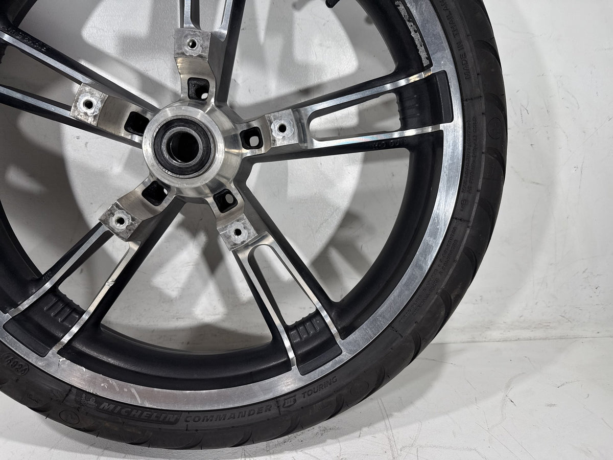 2006 Harley Street Glide Touring FLHX OEM Front Wheel Rim Tire 130/60B19 19"