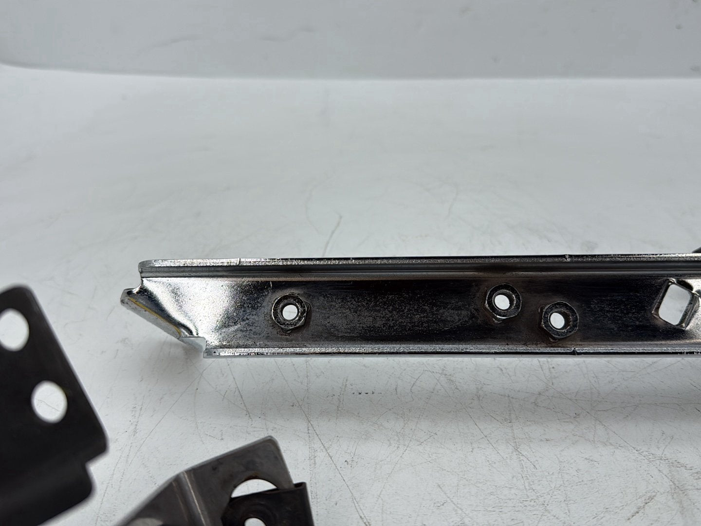2005 Harley Touring FLHRCI Road King Classic OEM Rear Left & Right Saddlebag Fender Support