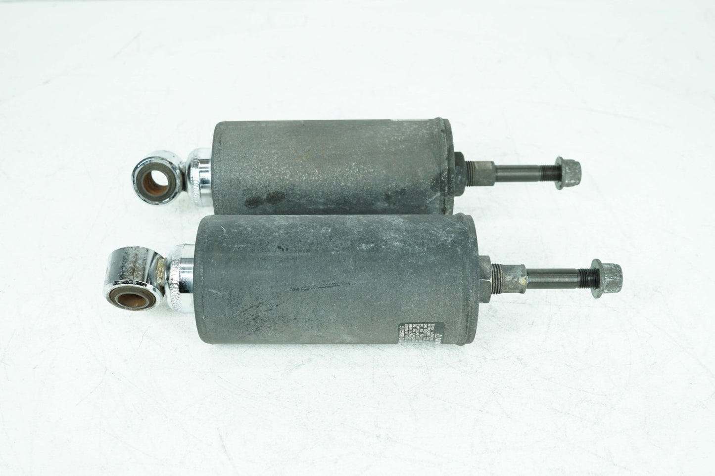 2000 - 2006 Harley-Davidson Softail Fat Boy Rear Left Right Shock Absorbers 54508-00A