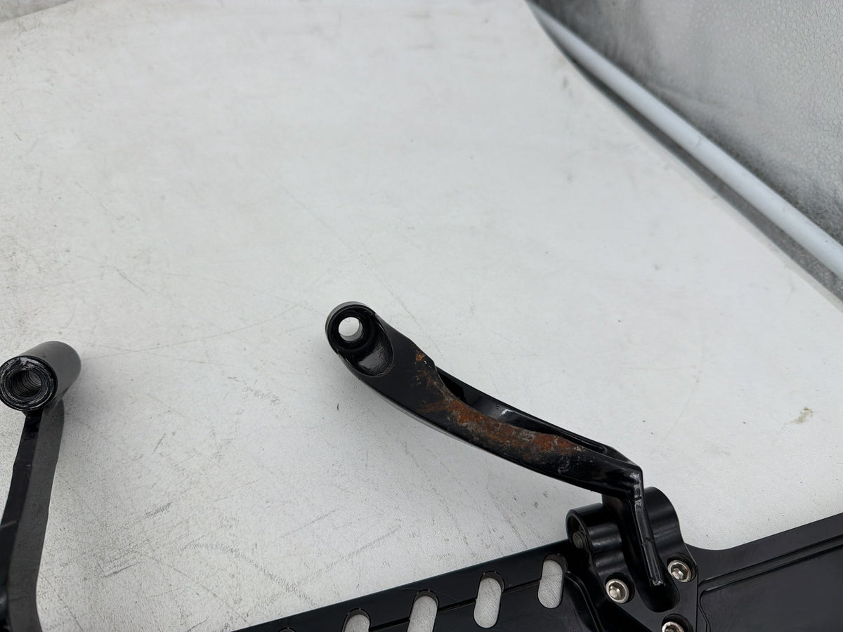10 Harley Road King Touring Police Left Right Driver & Pass Floorboard Foot Rest