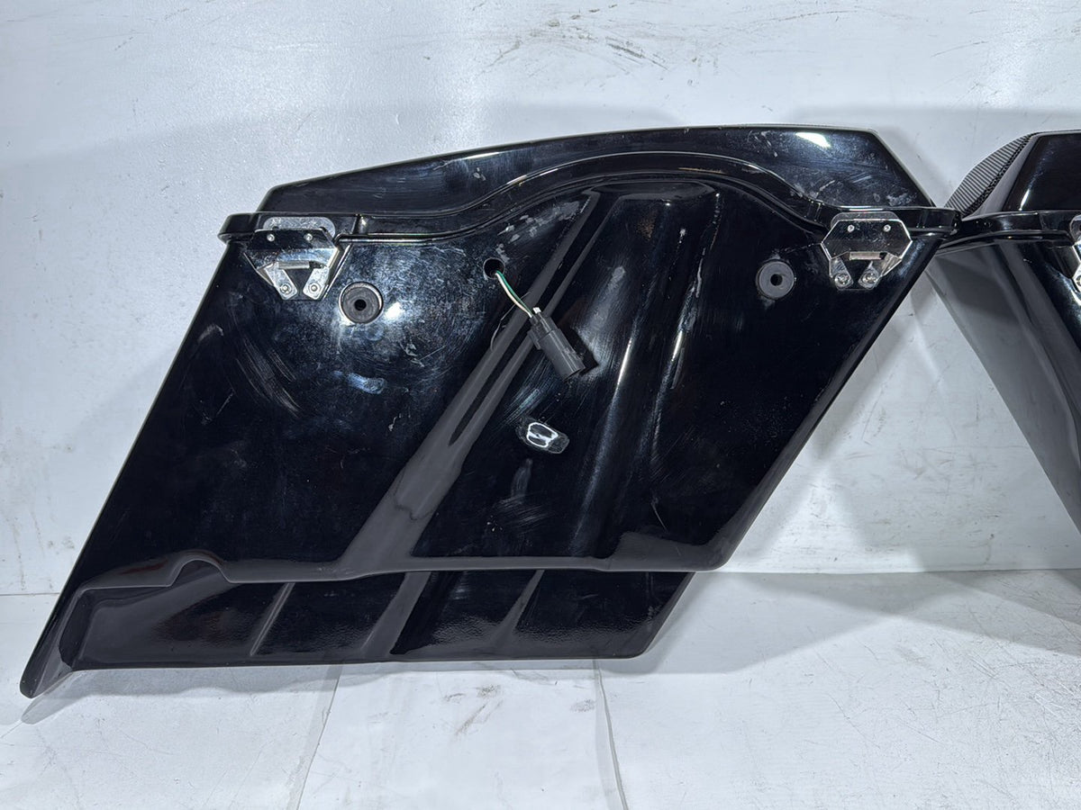 2010 Harley Street Glide Touring FLHX OEM Left Right Saddlebags Luggage NOKey