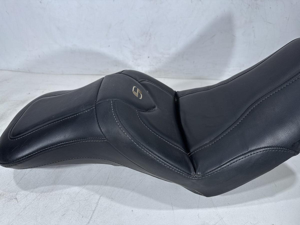 2005 Harley Dyna Wide Glide Passenger Rider Driver Seat Saddle SADDLEMAN Torn