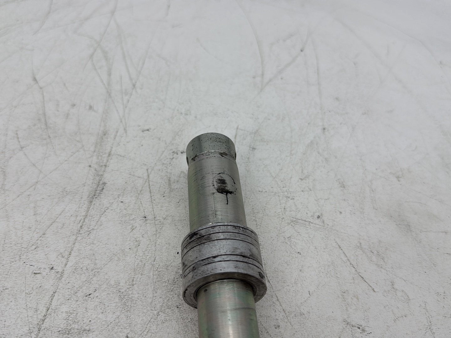 2008 Harley Sportster XL883L 883 Low OEM Front Wheel Axle Bolt Shaft 43895-08