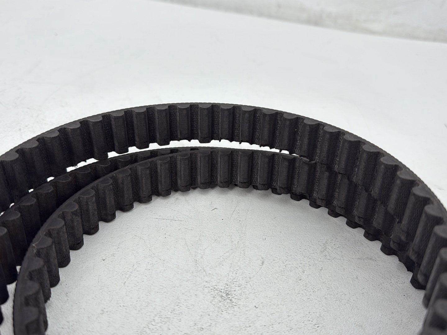 2007 Harley Street Glide Touring FLHX OEM Rear Drive Belt 137T 1"