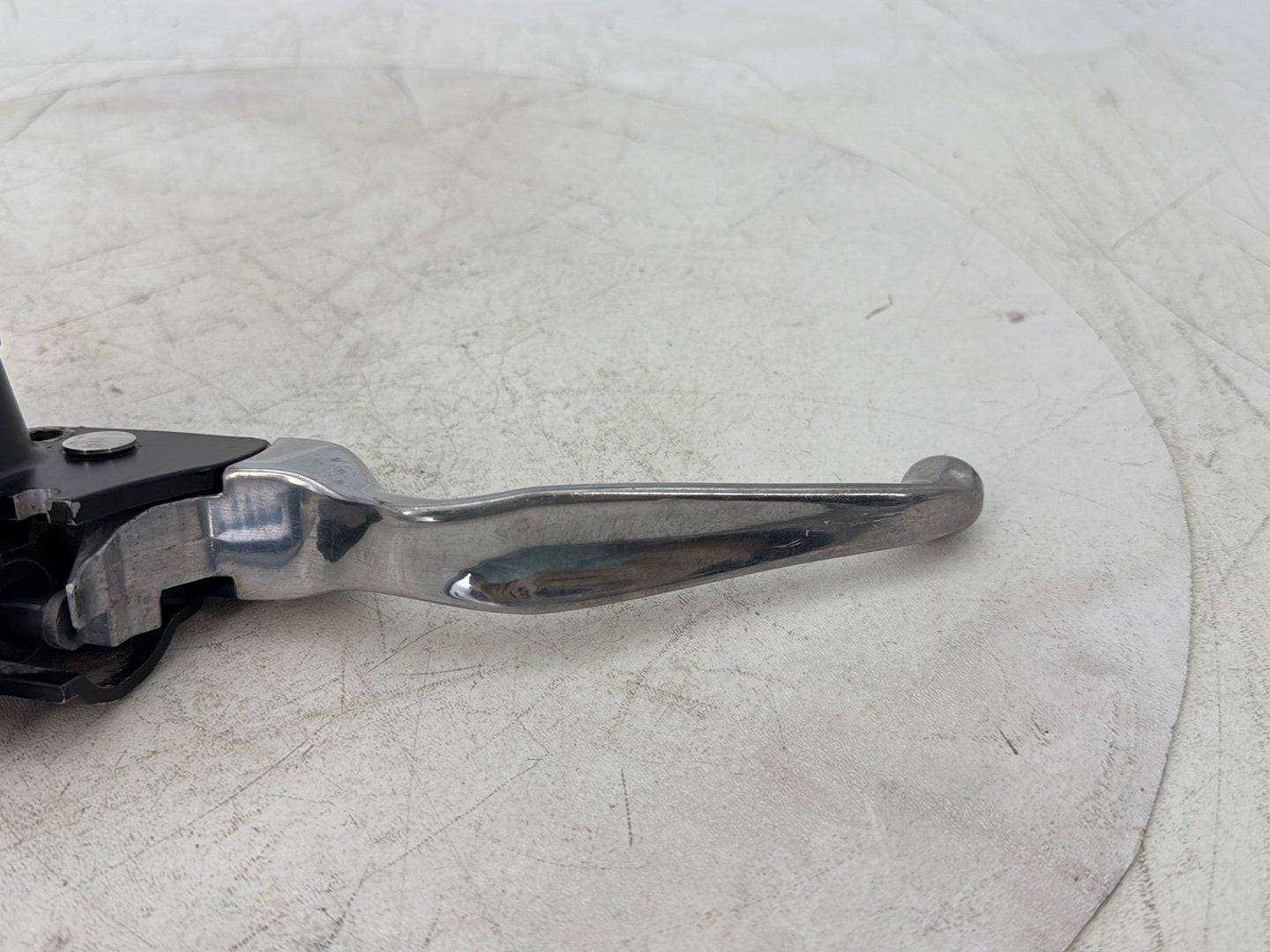 2015 Harley Dyna Low Rider FXDL OEM Front Right Hand Brake Lever Master Cylinder Reservoir