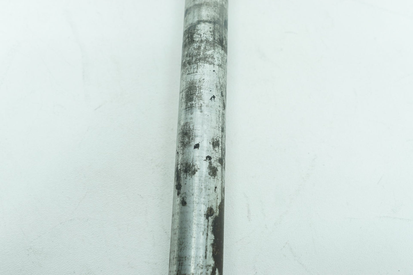 2007 - 2012 Harley-Davidson Touring Road Glide Rear Wheel Axle Bolt Shaft 41056-09