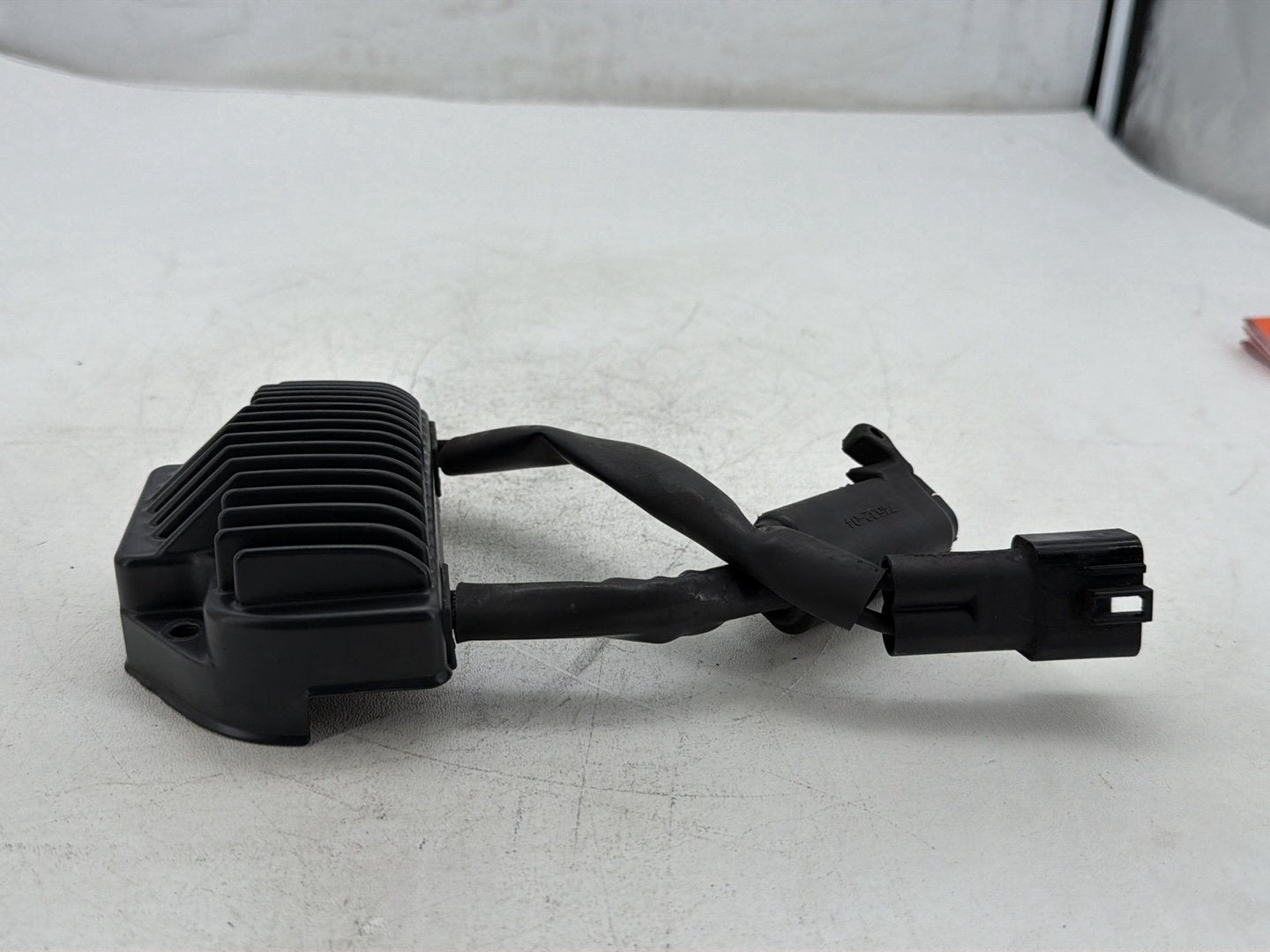 2005 Harley Dyna Wide Glide FXDWG OEM Voltage Regulator Rectifier