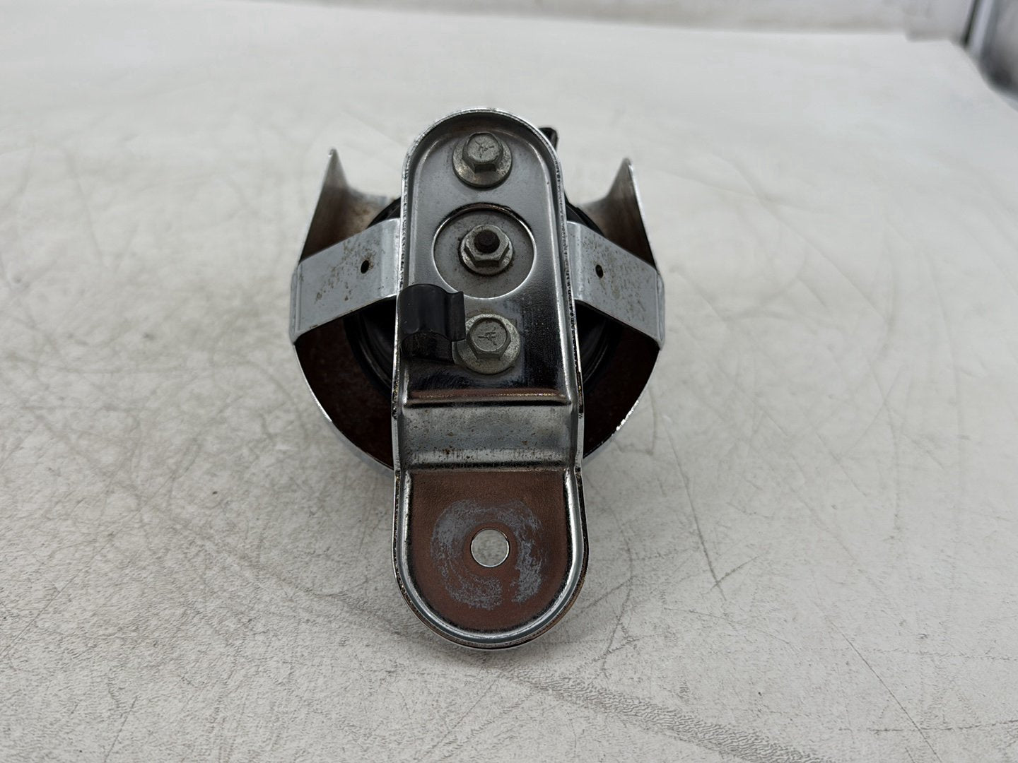 2010 Harley Dyna Fat Bob FXDF OEM Horn Signal Klaxon Chrome Cover