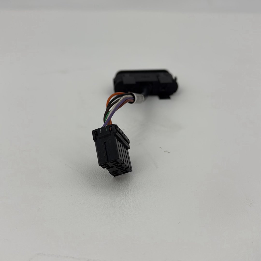 2007 - 2012 Harley-Davidson Touring Street Glide Dash Indicator Lamp Wire Plug 68789-96A  	68789-96A