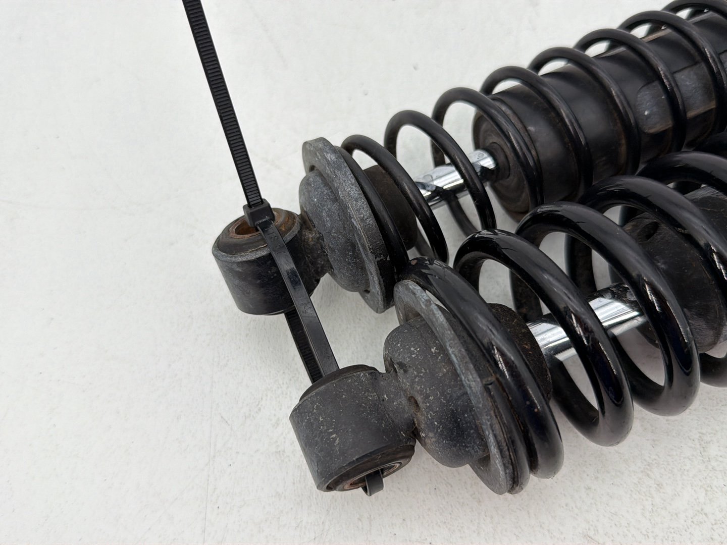 2007 - 2012 Harley-Davidson Touring Street Glide Rear Left Right Shock Absorbers