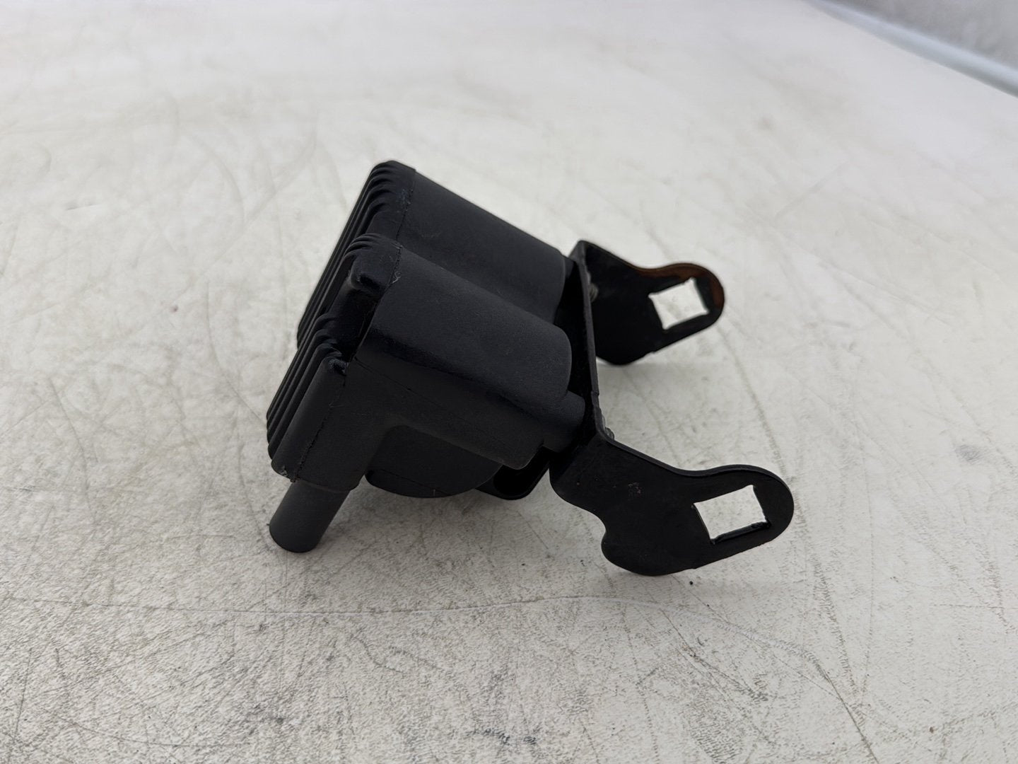 2007 Harley Touring FLHTC Electra Glide Classic OEM Ignition Coil Spark Igniter
