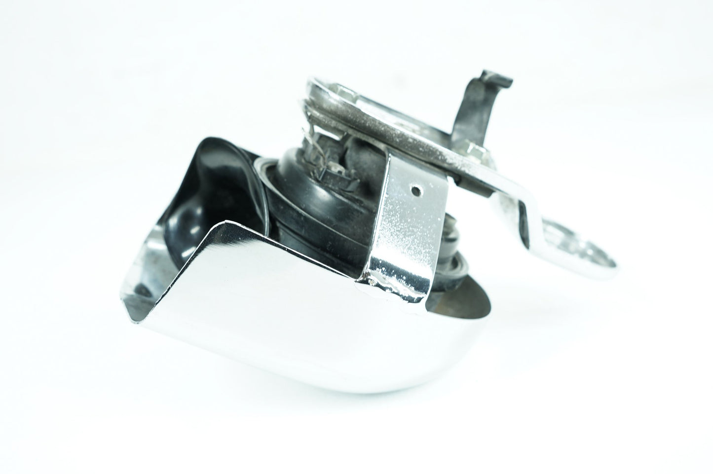 1999 - 2006 Harley-Davidson Touring Street Glide Horn Signal Klaxon Chrome Cover 69012-93A