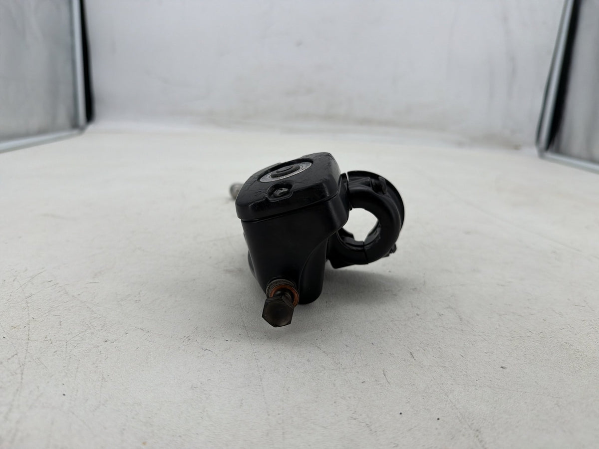 2016 Harley Dyna Fat Bob FXDF OEM Front Right Brake Lever Master Cylinder 11/16