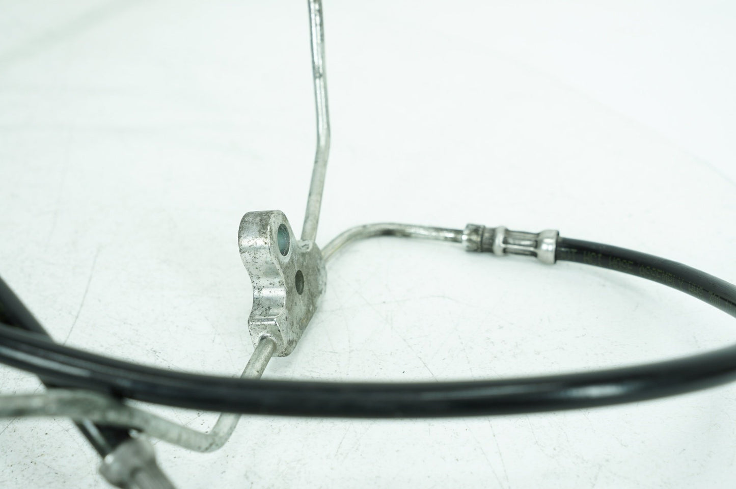 2008 - 2016 Harley-Davidson Touring Electra Glide Ultra Front Brake Hose Line Pipe ABS 40612-09
