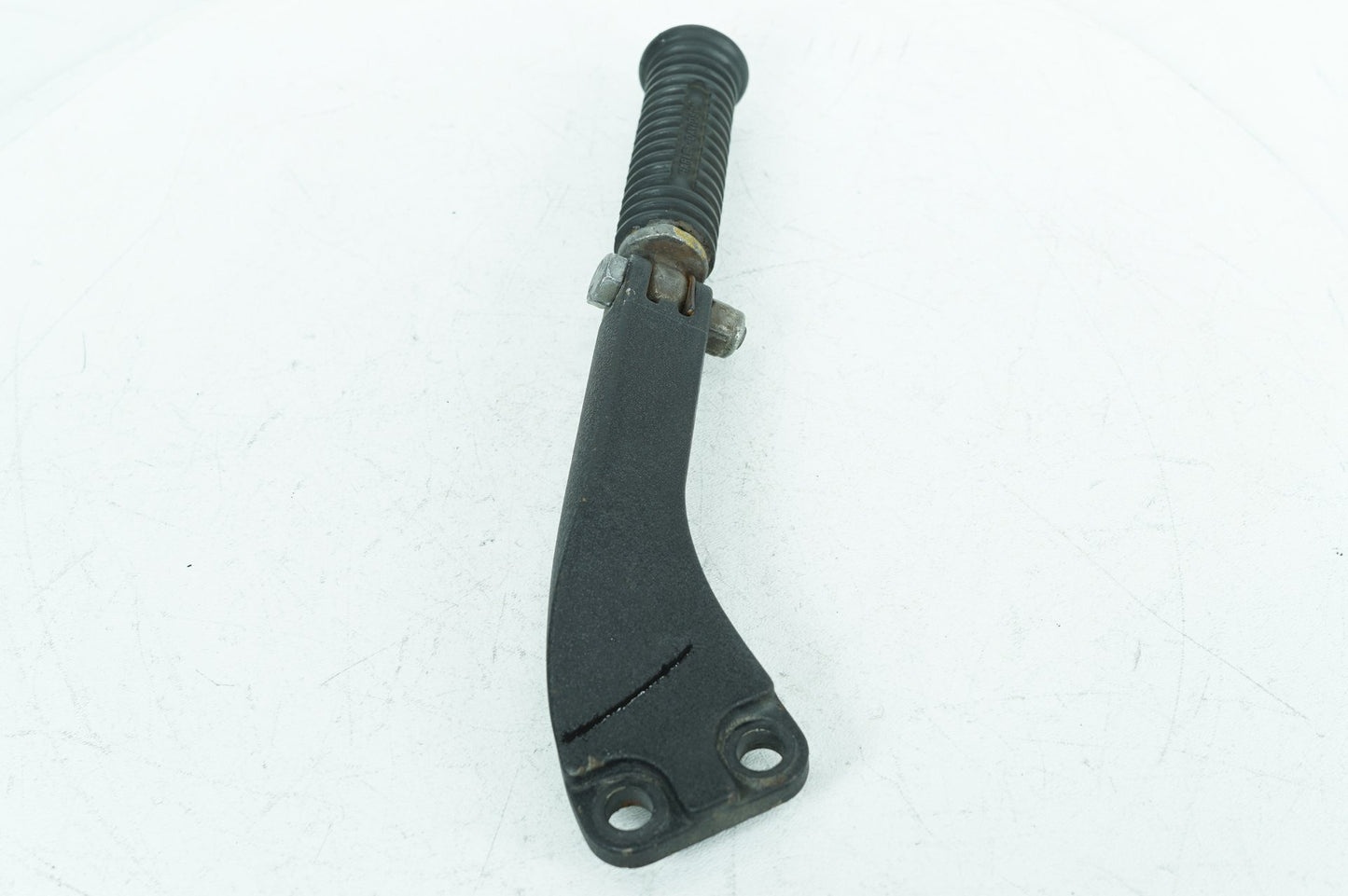 2007 - 2017 Harley-Davidson Dyna Super Glide Right Foot Rest Support Bracket Peg 33032-99