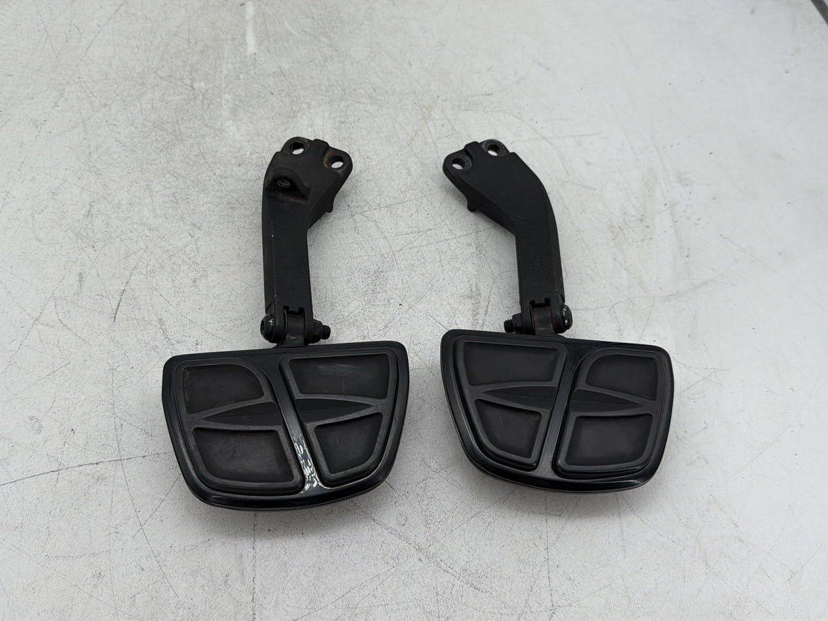 2009 Harley Dyna Street Bob FXDB OEM Passenger Left & Right Foot Pegs