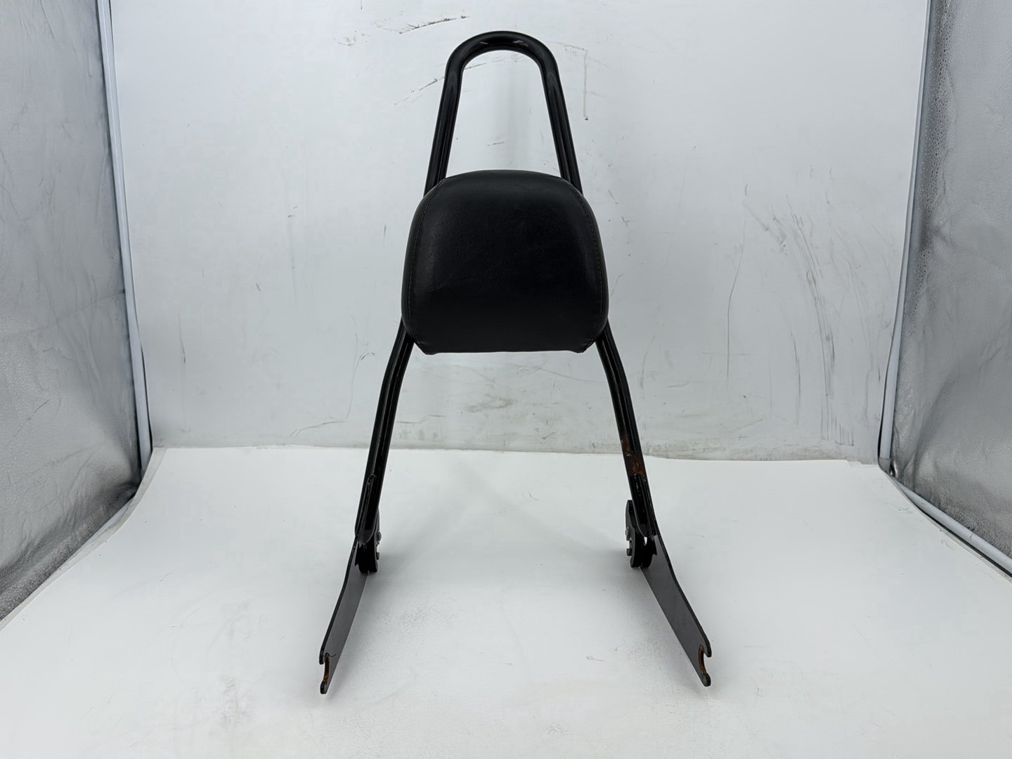 2012 Harley Dyna Fat Bob FXDF 103 OEM Rear Sissy Bar w/ Backrest Cushion Pad