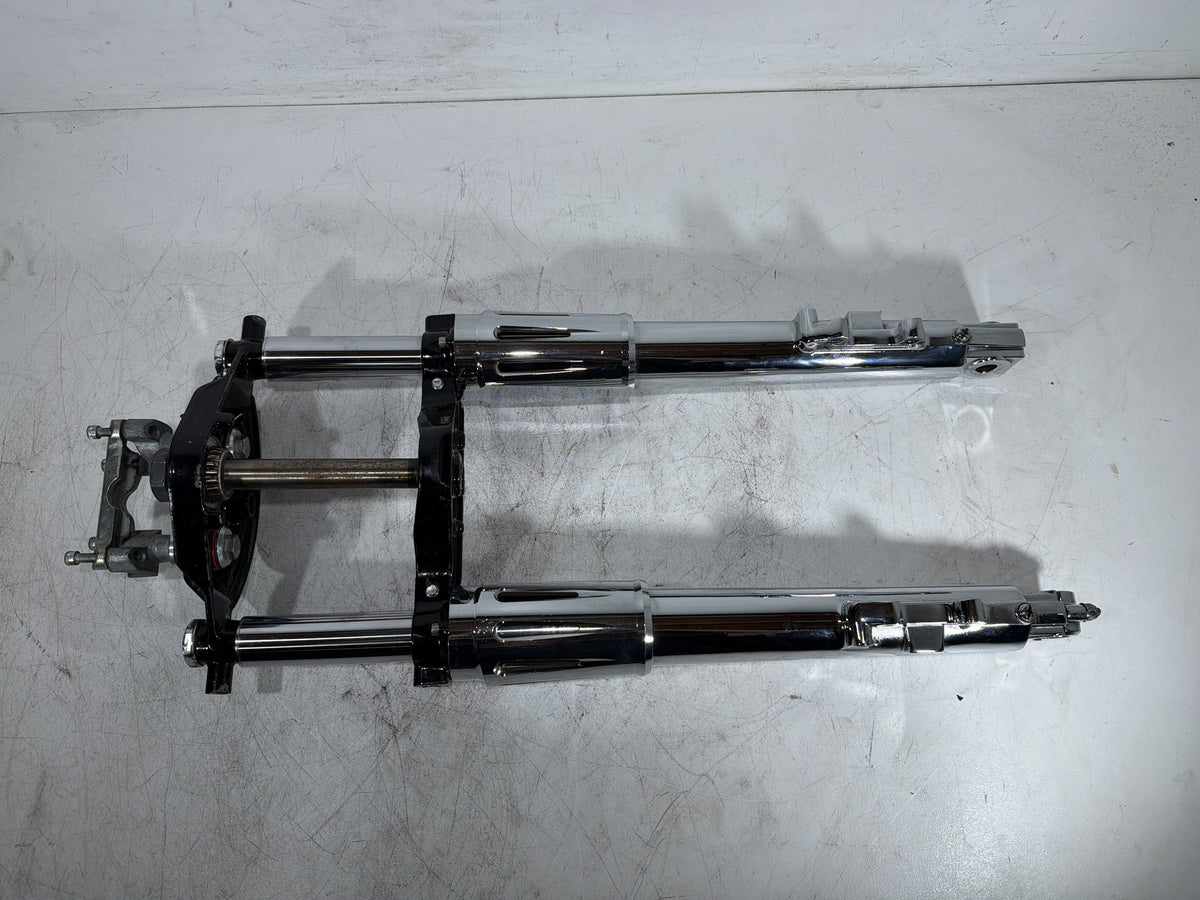 10 Harley Street Glide Touring OEM Front Triple Tree Set LH RH Fork Legs Sliders