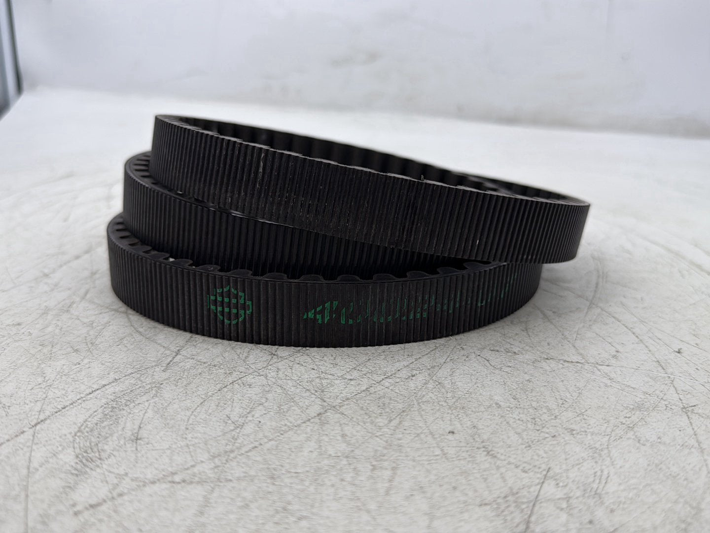2007 Harley Touring FLHTCUI Electra Glide Ultra OEM Rear Drive Belt 137T 1"