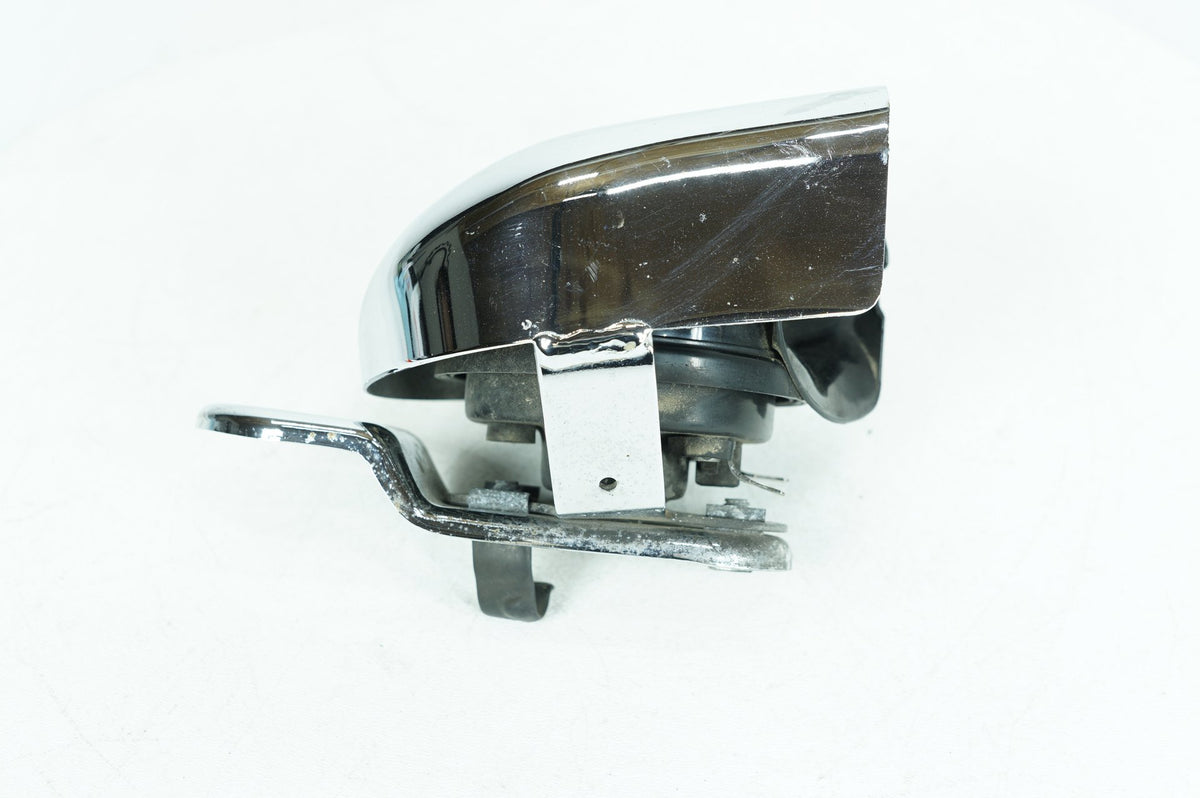 2004 Harley Dyna FXDLI Low Rider OEM Horn Signal Klaxon Chrome Cover