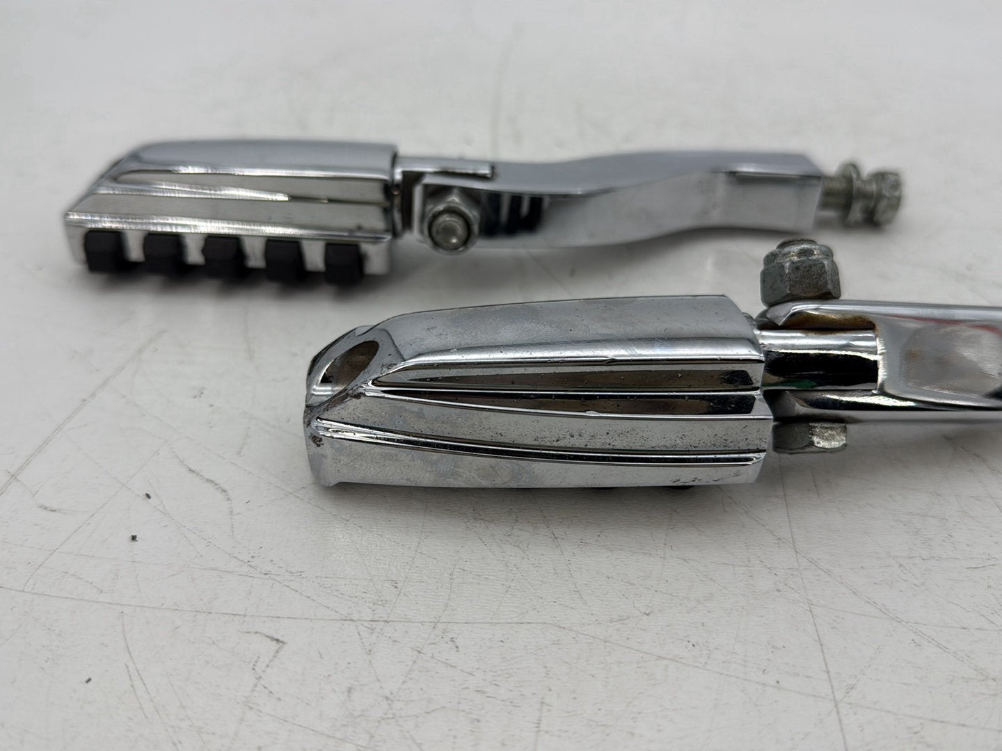 2002 Harley Dyna FXD Super Glide OEM Passenger Left & Right Foot Pegs