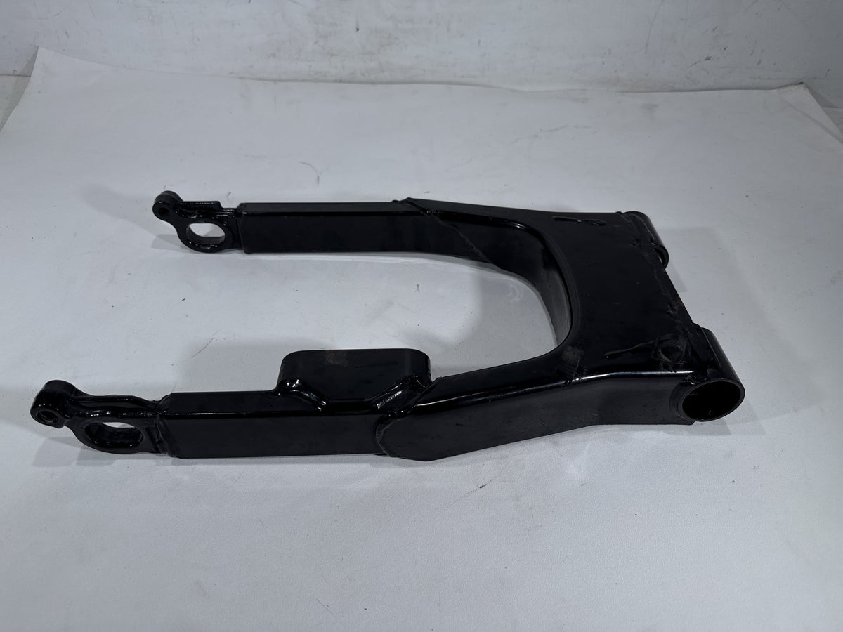 2004 Harley Road King Touring Classic OEM Rear Fork Swingarm Swing Arm