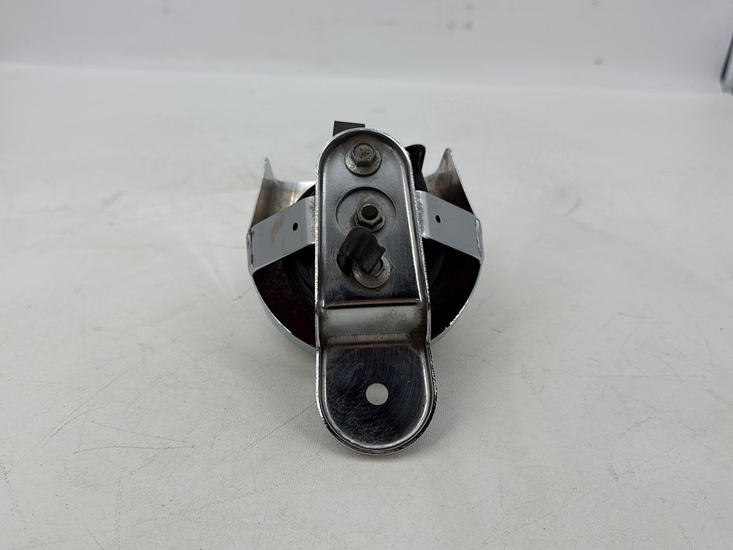 2007 - 2011 Harley-Davidson Touring Electra Glide Ultra Horn Signal Klaxon Chrome Cover 69012-93A