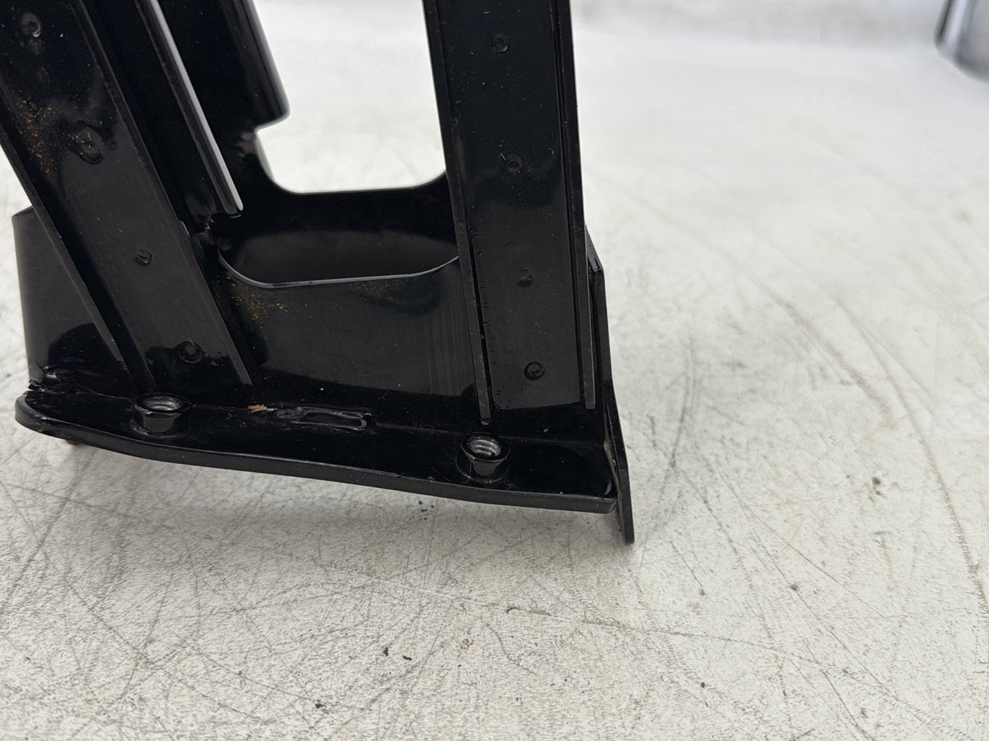 2015 Harley Road Glide Touring FLTRXS OEM Inner Fairing Mount Support Bracket