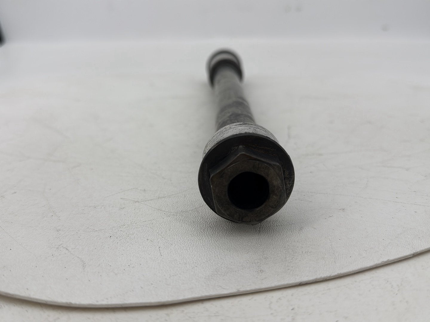 2007 - 2012 Harley-Davidson Dyna Super Glide Rear Wheel Axle Bolt Shaft 41114-08
