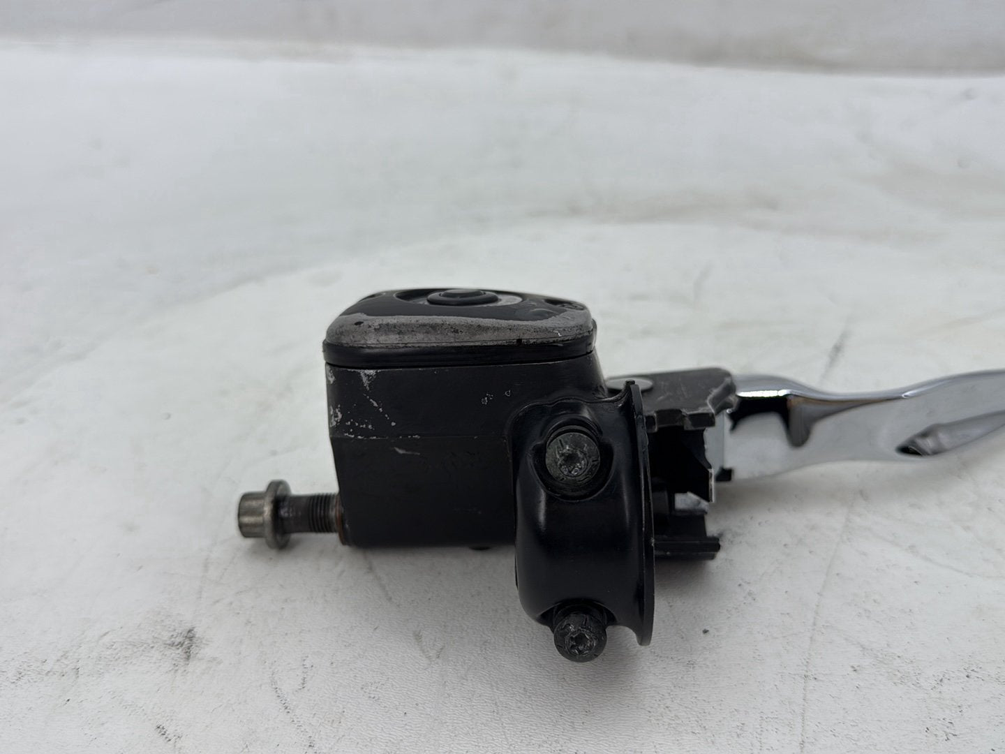 2006 Harley Dyna Super Glide Custom FXDCI OEM Front Right Brake Lever Master Cylinder