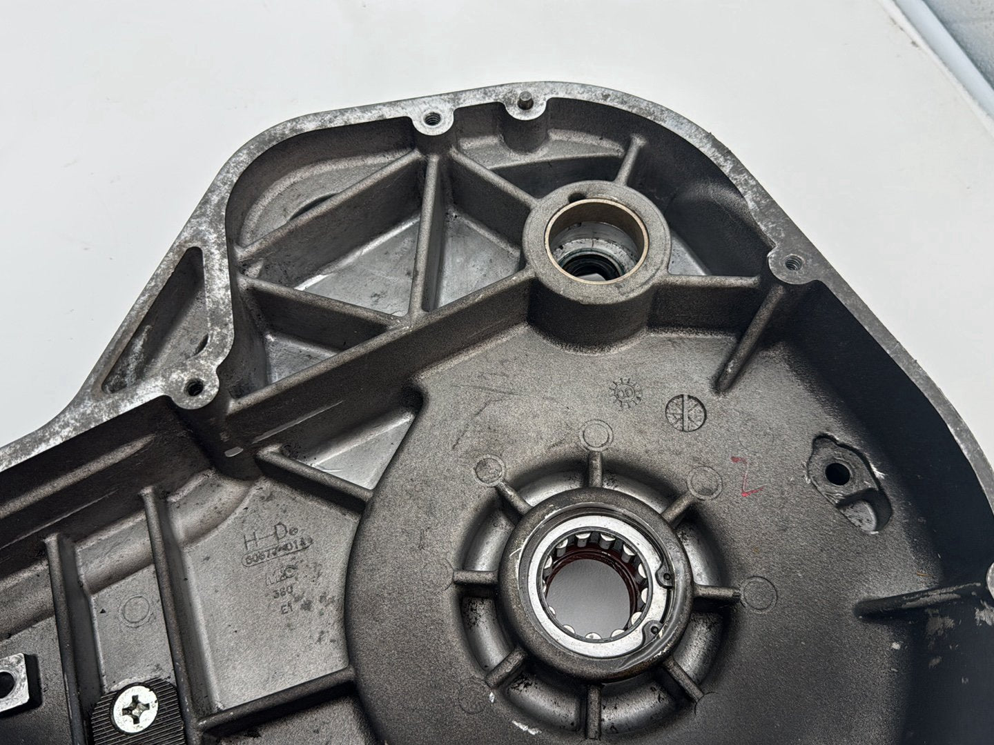 1999 - 2006 Harley-Davidson Touring Electra Glide Classic Inner Primary Clutch Cover 60677-01A
