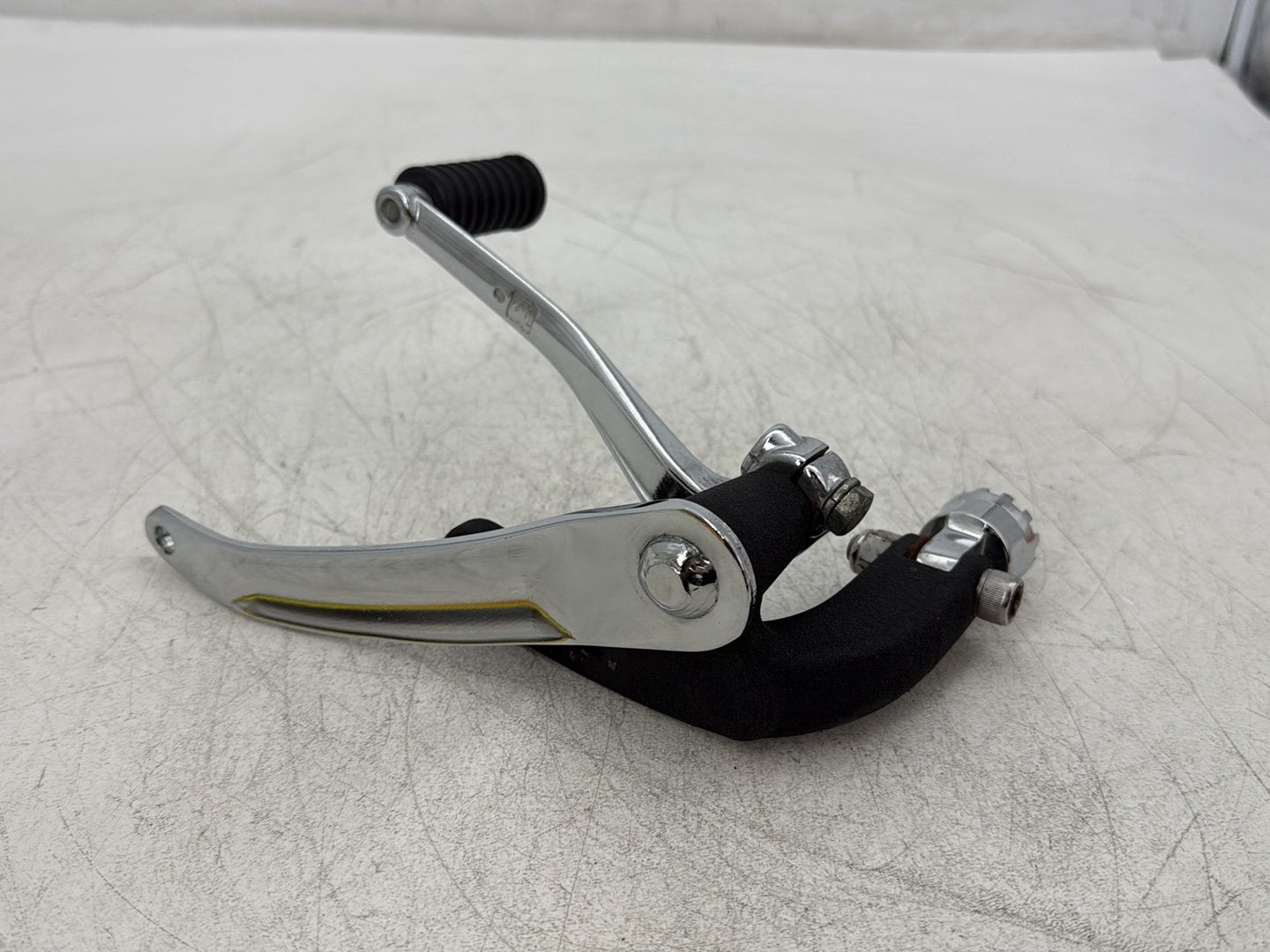 2010 Harley Dyna Fat Bob FXDF OEM Left Driver Foot Controls Peg Rest