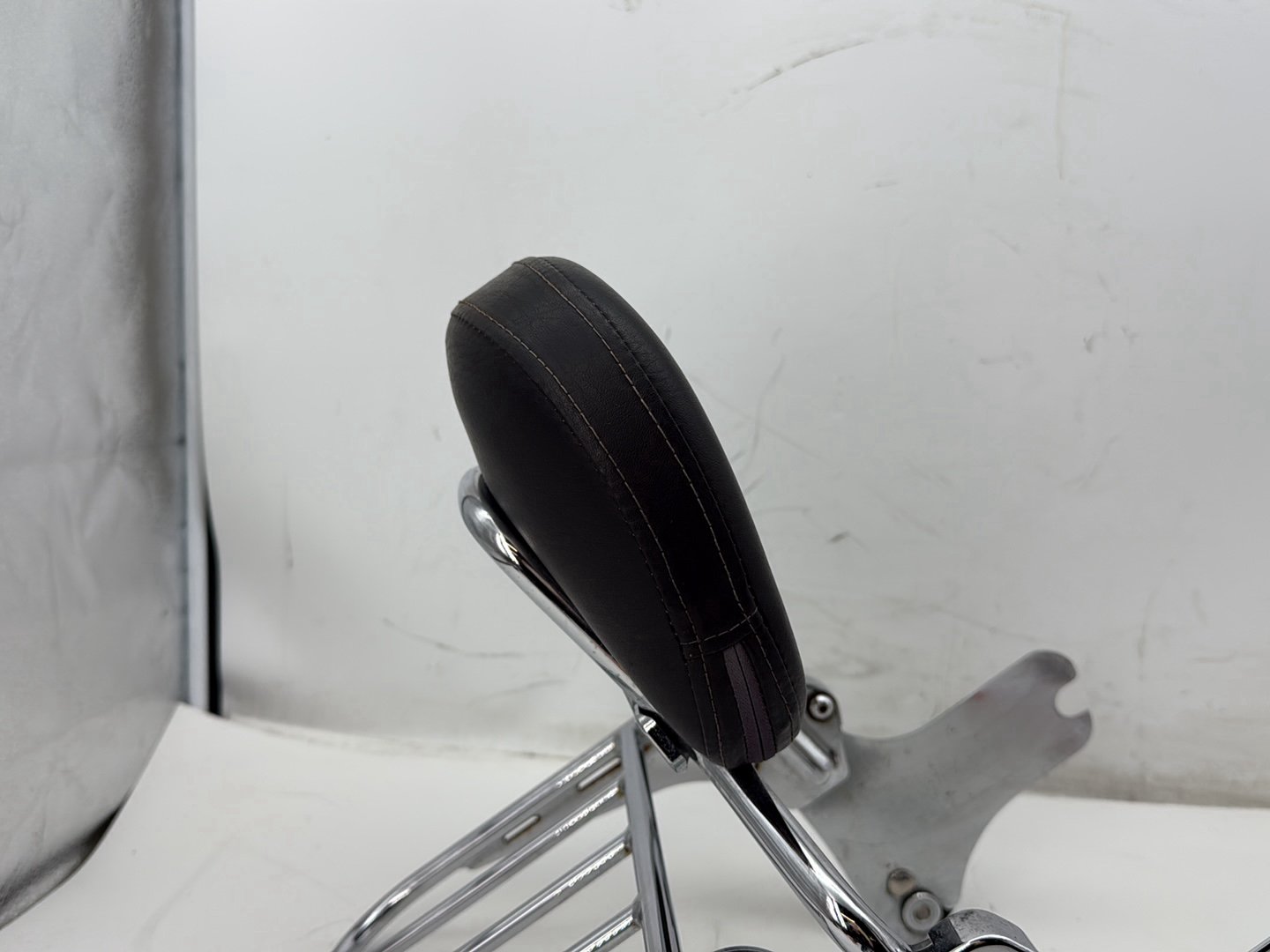 2008 Harley Road King Touring FLHR OEM Rear Sissy Bar w/ Backrest Cushion Pad