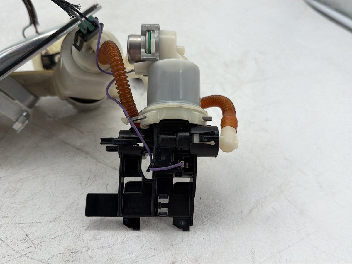 2014 Harley Dyna Switchback FLD OEM Fuel Pump Gas Gasoline Petrol Sending