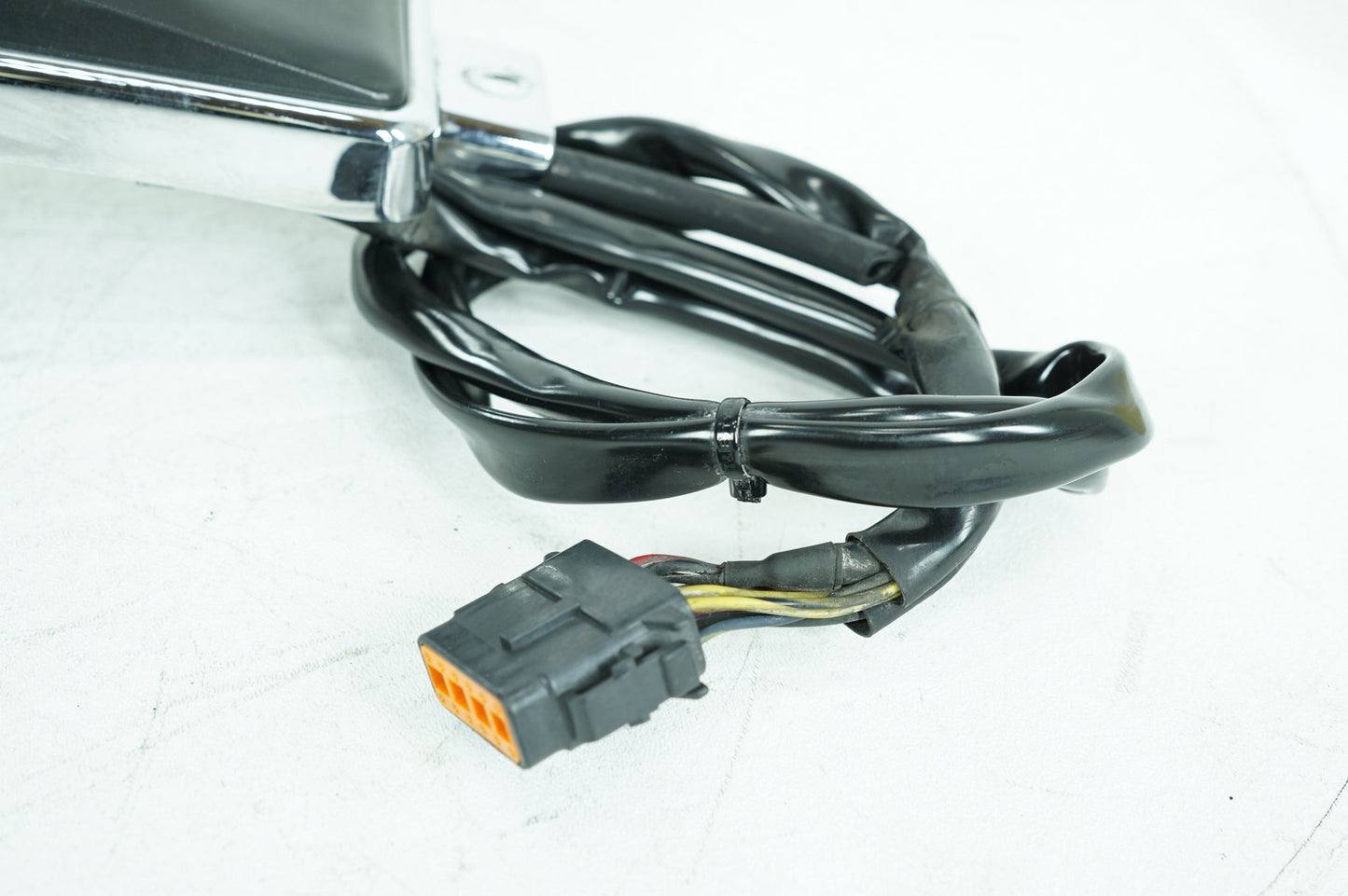 1999 - 2006 Harley-Davidson Touring Electra Glide Ultra Fuel Gas Tank Dash Console NOKey 61270-98A