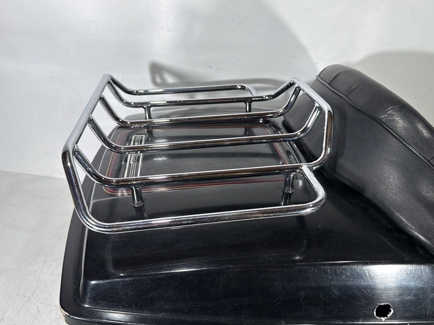 1999 - 2006 Harley-Davidson Touring Electra Glide Classic Pass Backrest Tour Pak Luggage NOKey 53140-00BDK