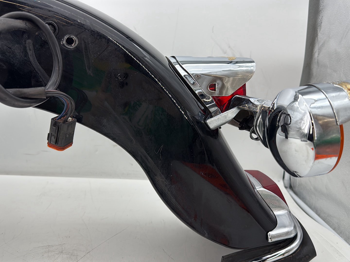1995 Harley Touring FLHTCI Electra Glide Classic OEM Rear Wheel Fender Turn Signal Indicators