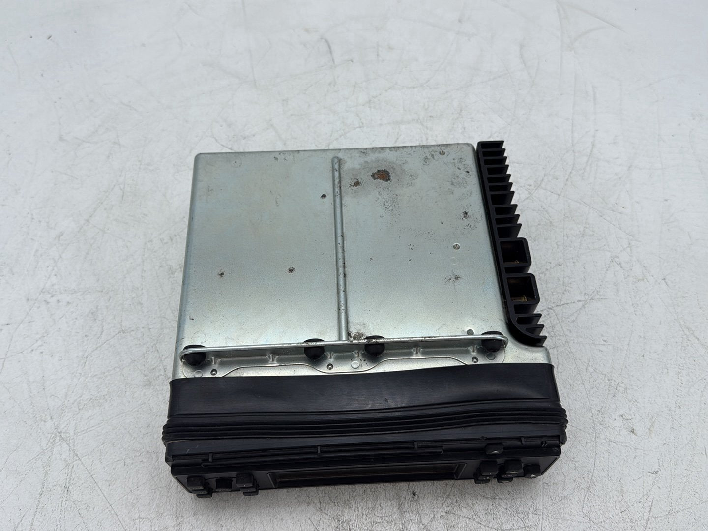 2009 Harley Street Glide Touring FLHX OEM Harman Kardon AM FM CD Radio Player