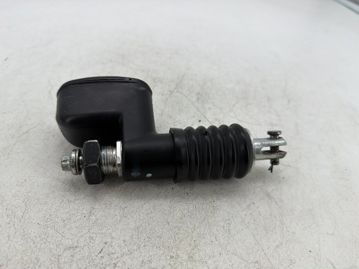2003 Harley Softail Deuce FXSTDI OEM Rear Brake Master Cylinder Reservoir