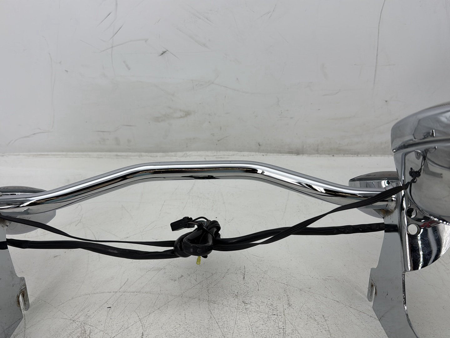 2007 Harley Electra Glide Touring Ultra FLHTCUI OEM Front Turn Signal Indicators Aux Light Bar