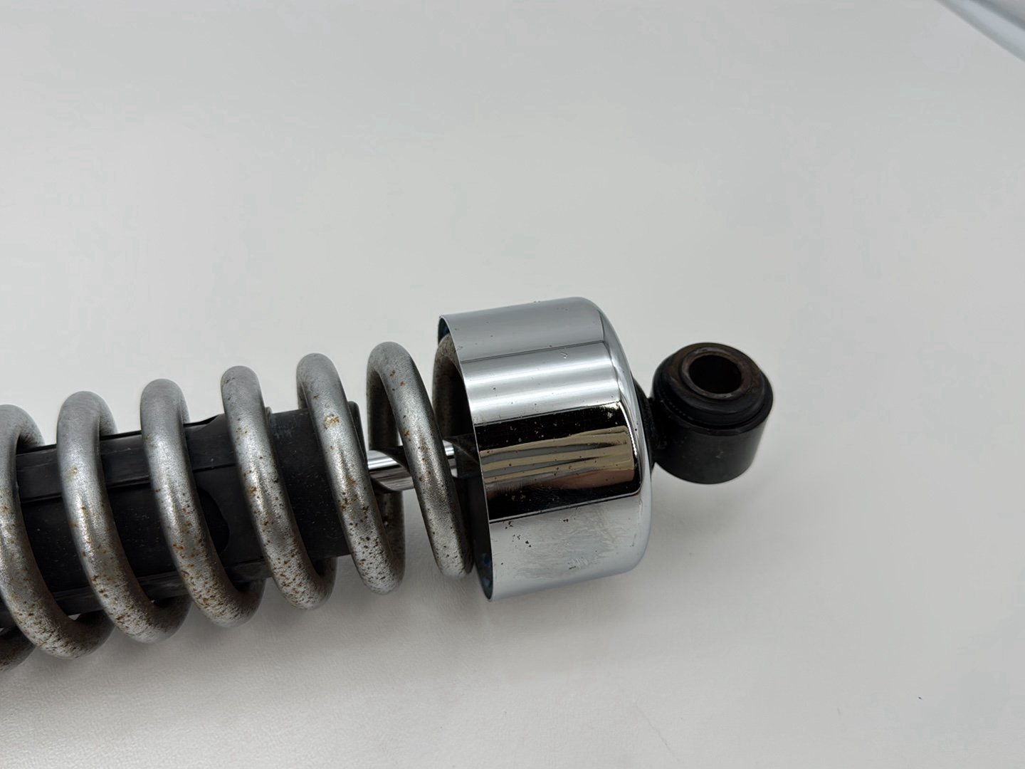 2006 - 2017 Harley-Davidson Dyna Street Bob Rear 1 Shock Absorber 54615-01