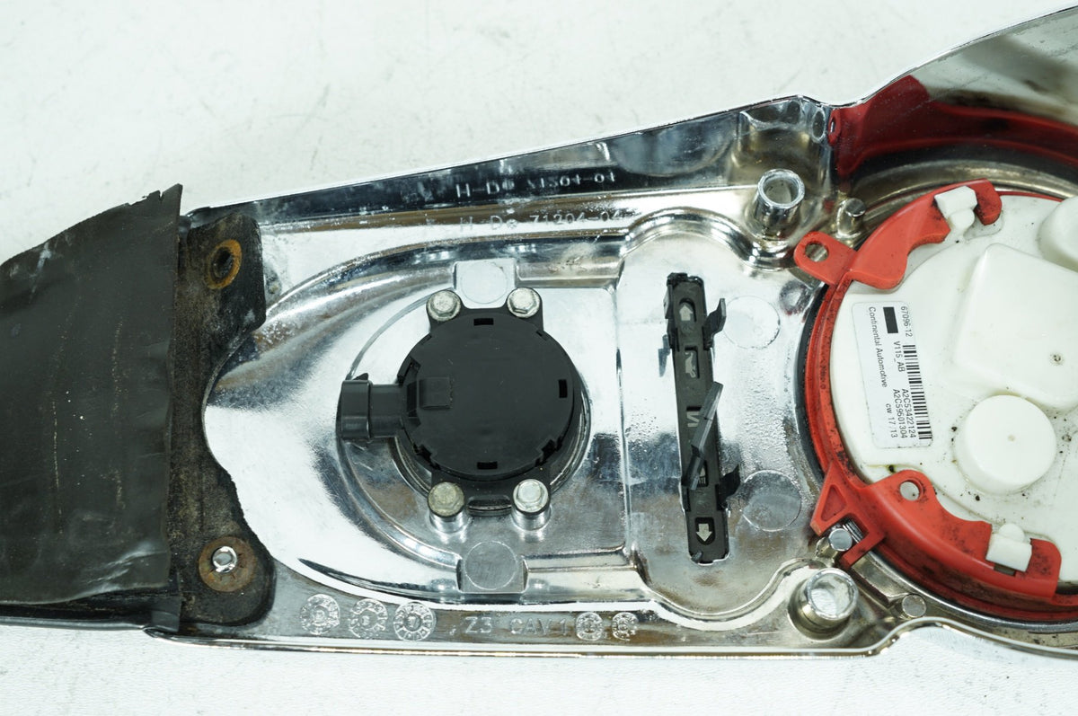2014 Harley Dyna FLD Switchback OEM Fuel Tank Dash Console Speedometer NOKey