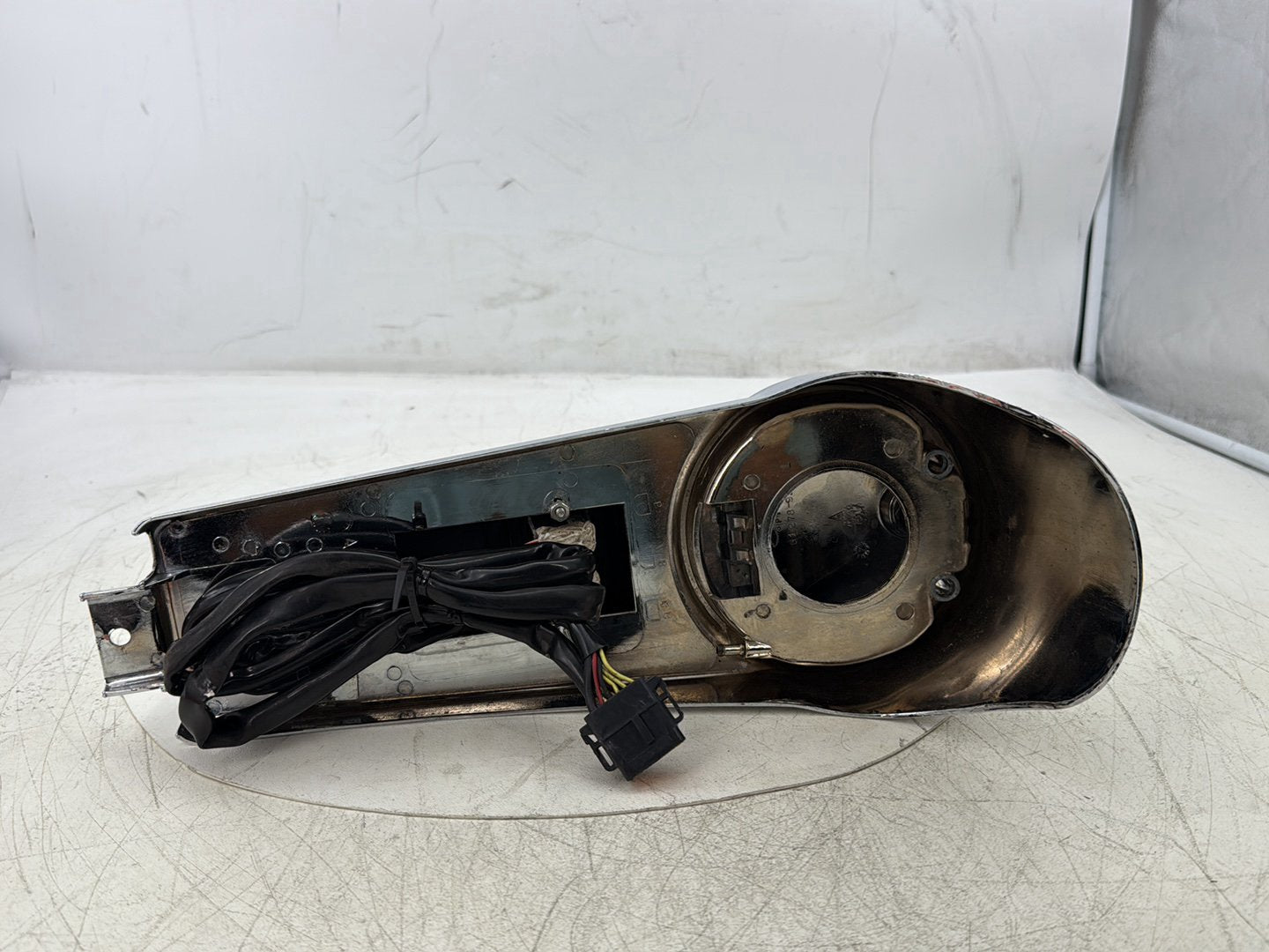 1998 Harley Touring FLHTCUI Electra Glide Ultra OEM Fuel Gas Tank Dash Console NOKey