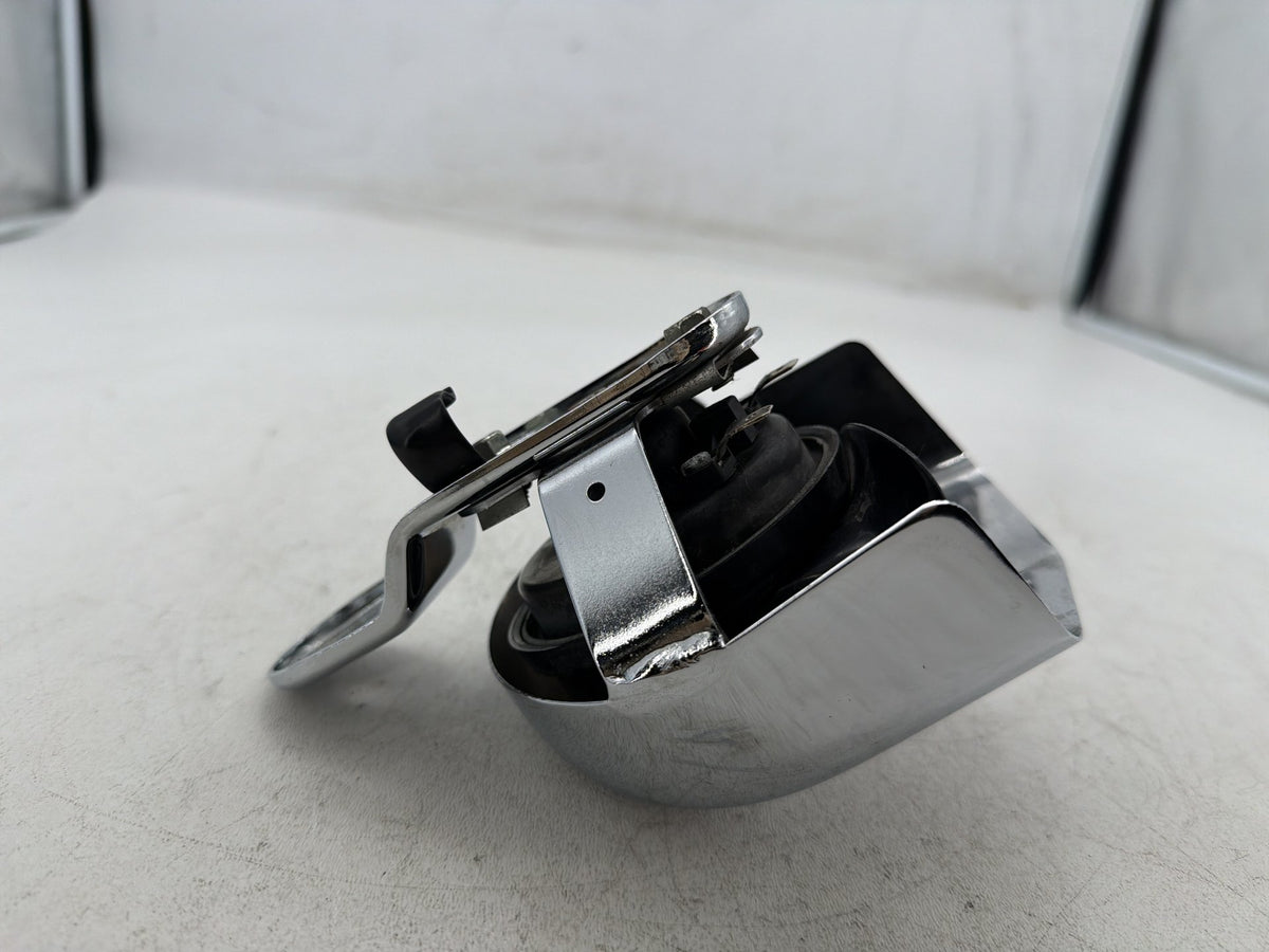2003 Harley Softail Deuce FXSTDI OEM Horn Signal Klaxon Chrome Cover