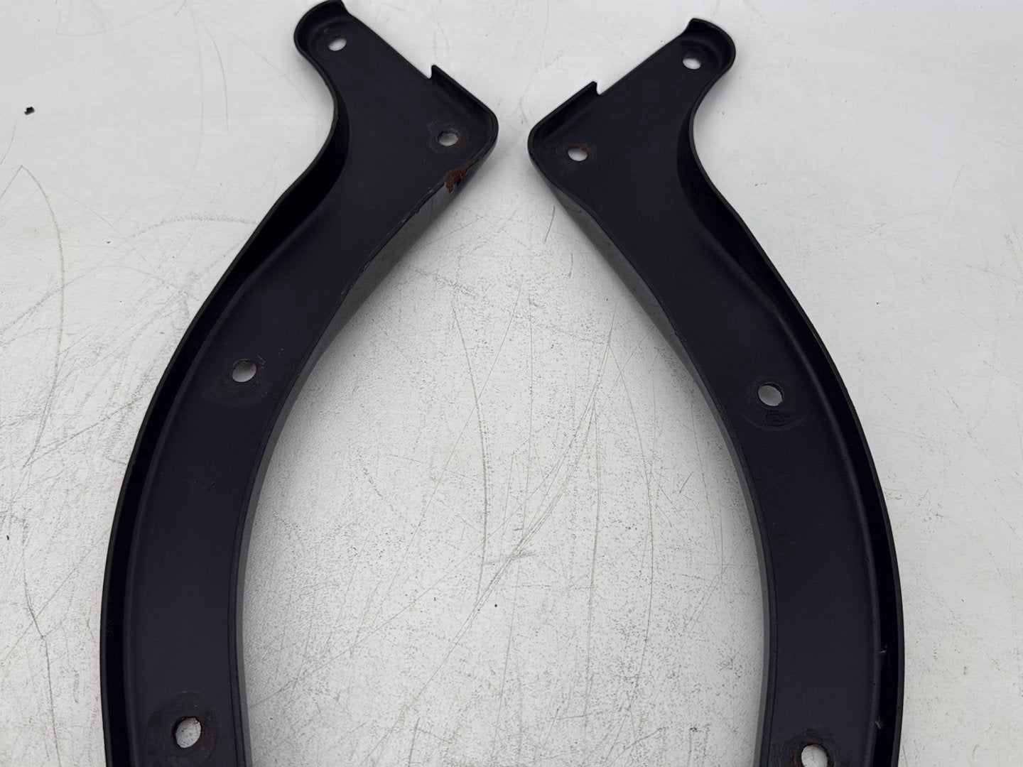 2011 Harley Softail FLSTFB Fat Boy OEM Rear Left Right Fender Struts Bracket