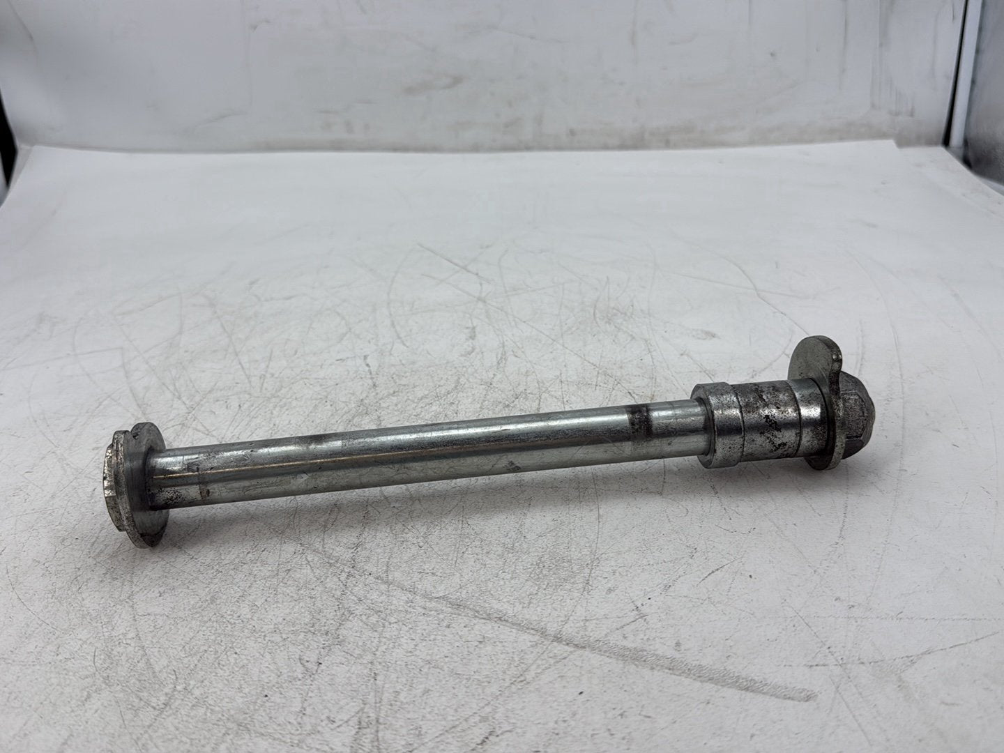 2005 Harley Electra Glide Touring Ultra FLHTCUI OEM Rear Wheel Axle Bolt Shaft