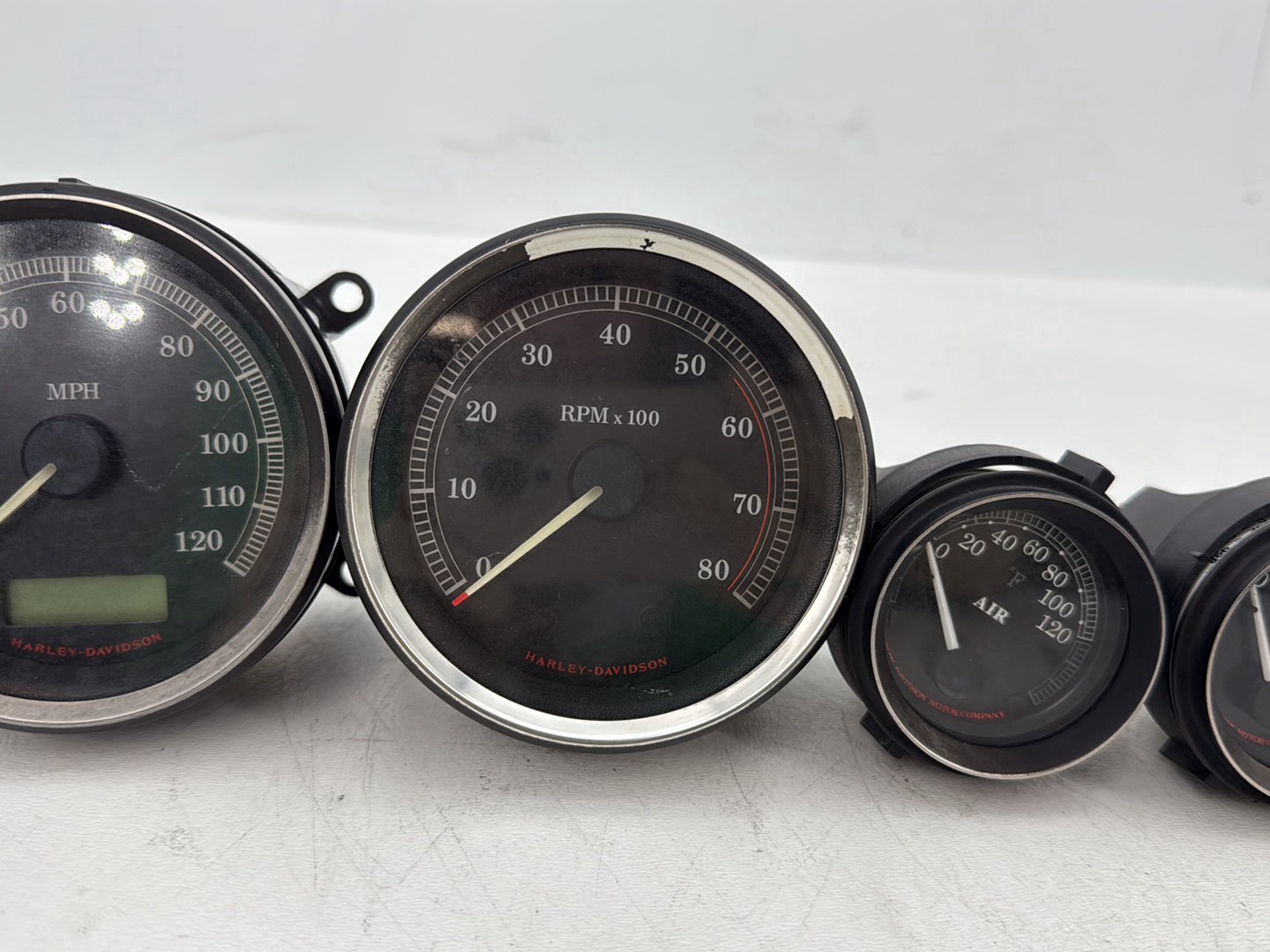 2008 Harley Touring FLHTCU Electra Glide Ultra OEM Air Oil Volt Fuel Tacho Speedo Gauges