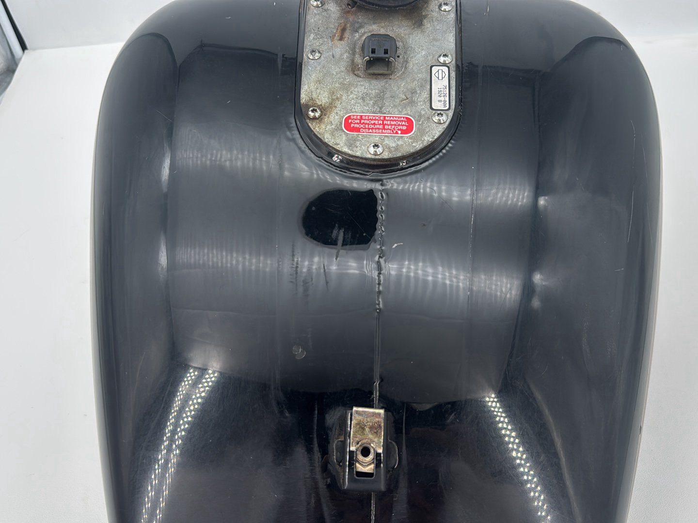 1999 - 2006 Harley-Davidson Touring Electra Glide Classic Fuel Gas Tank Gasoline Reservoir 61356-00